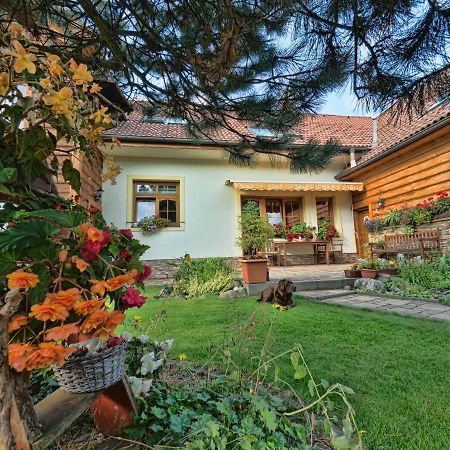 Penzion Sina Pavčina Lehota エクステリア 写真